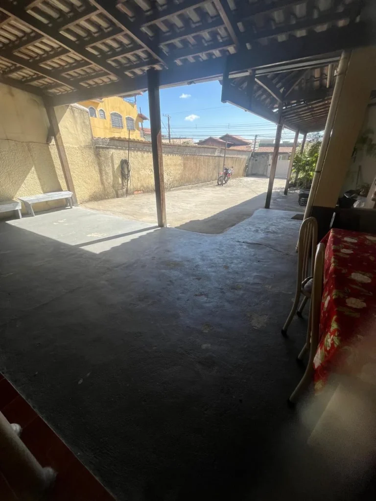 Casa 05 quartos, 07 vagas livres, Bairro Novo Riacho,Contagem(1)