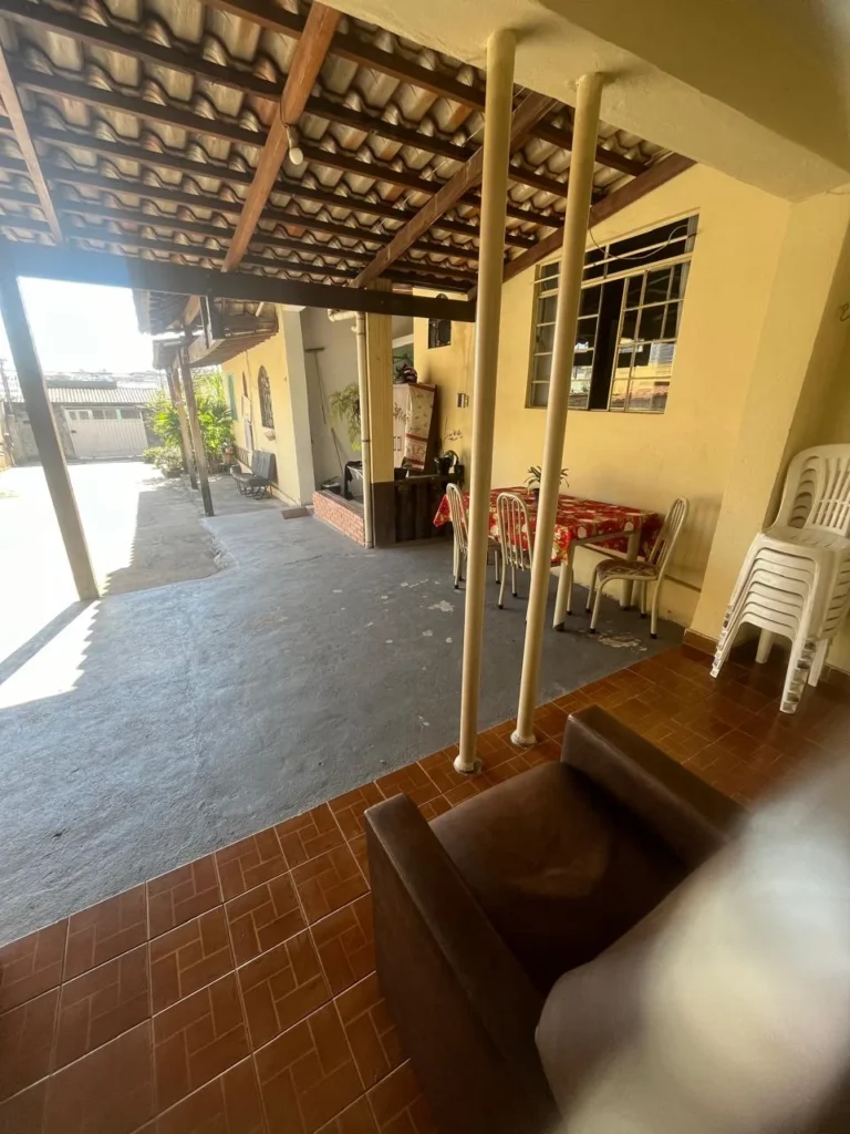 Casa 05 quartos, 07 vagas livres, Bairro Novo Riacho,Contagem(2)