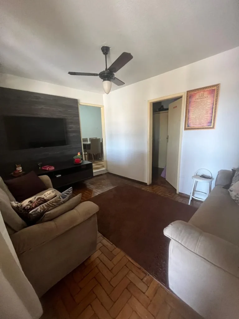 Casa 05 quartos, 07 vagas livres, Bairro Novo Riacho,Contagem(3)