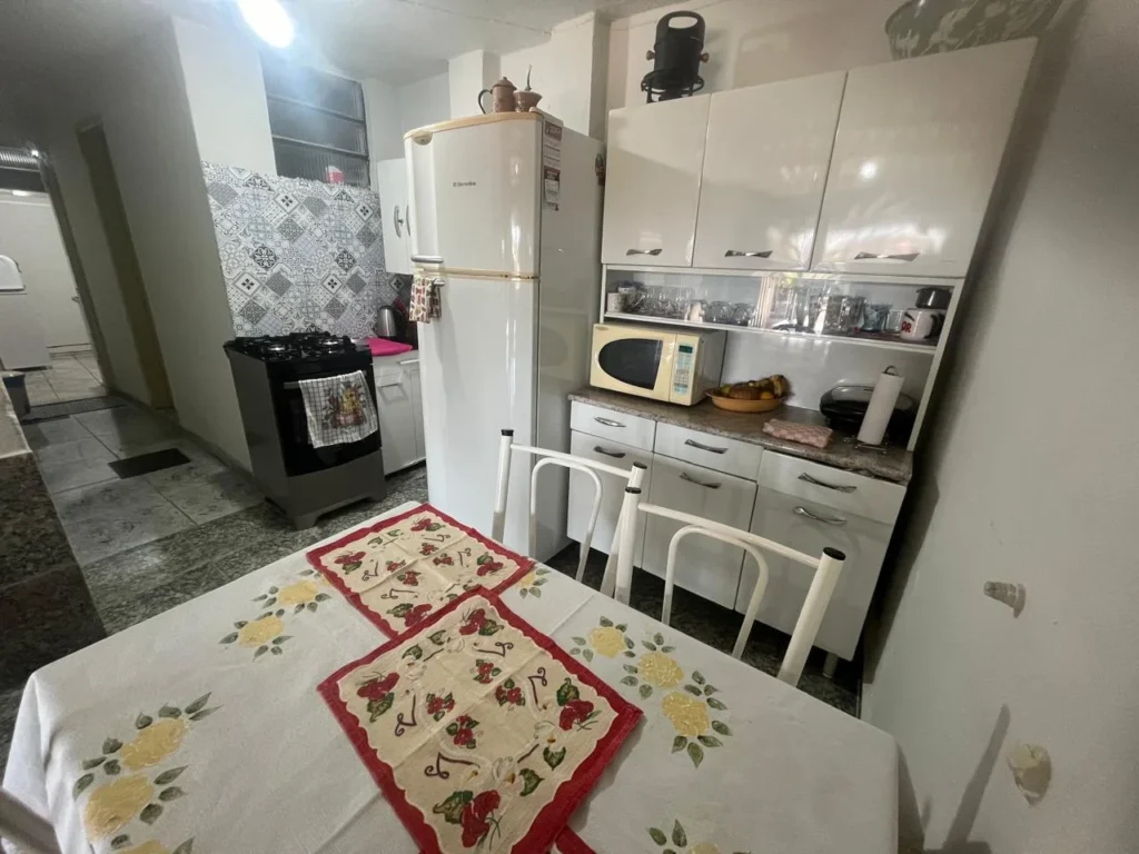 Casa 05 quartos, 07 vagas livres, Bairro Novo Riacho,Contagem(9)