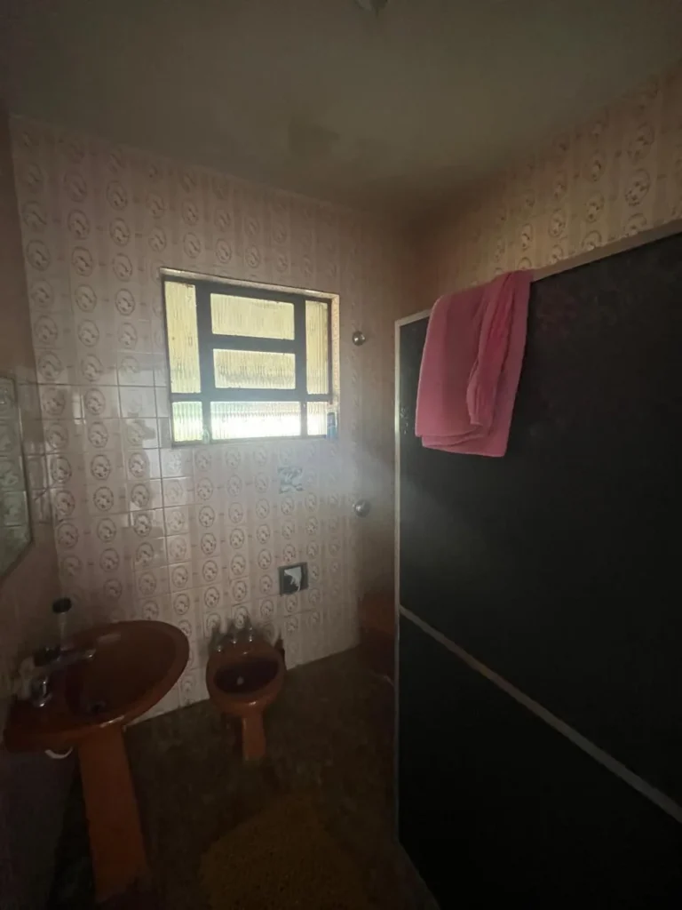 Casa de 03 quartos, 03 vagas bairro Novo Riacho,Contagem(10)