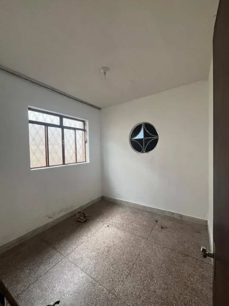 Casa de 03 quartos, 03 vagas bairro Novo Riacho,Contagem(3)