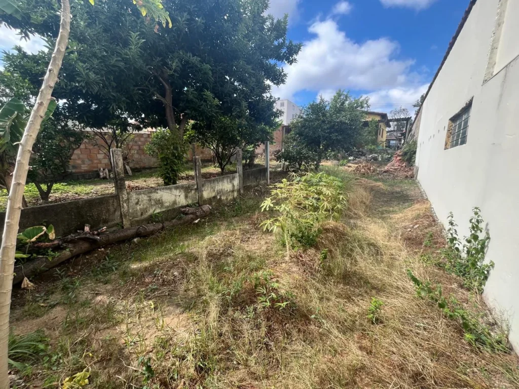 Casa de 03 quartos, 03 vagas bairro Novo Riacho,Contagem(6)