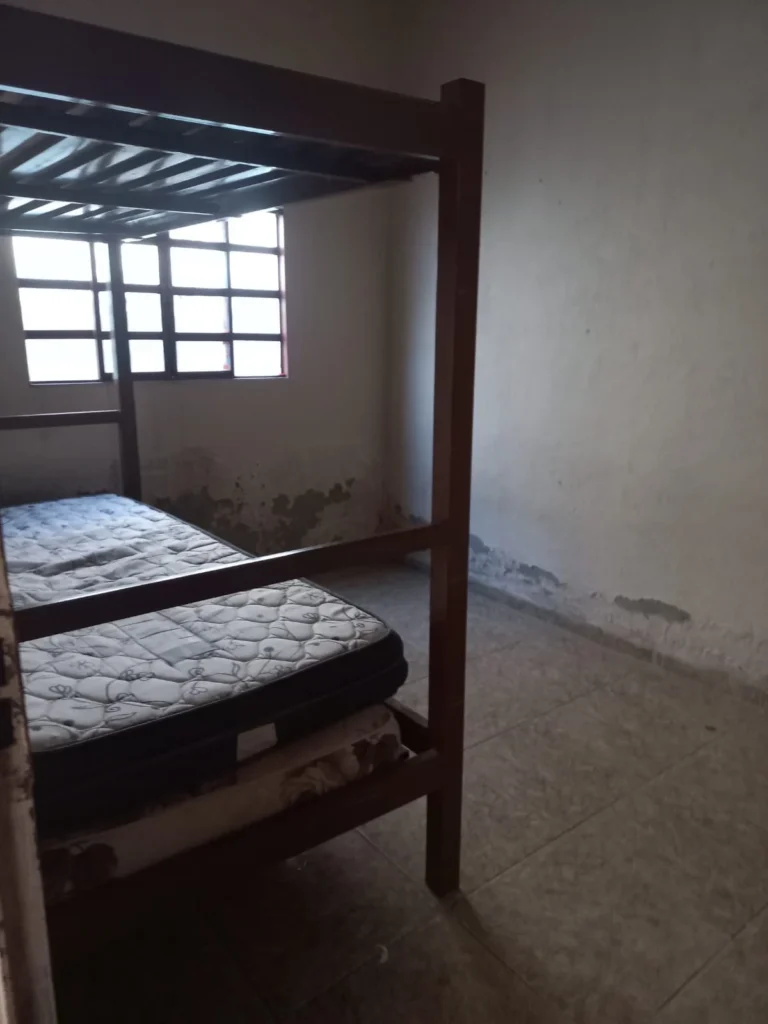 Casa em lote de 360 m² bairro Novo Riacho, Contagem(5)