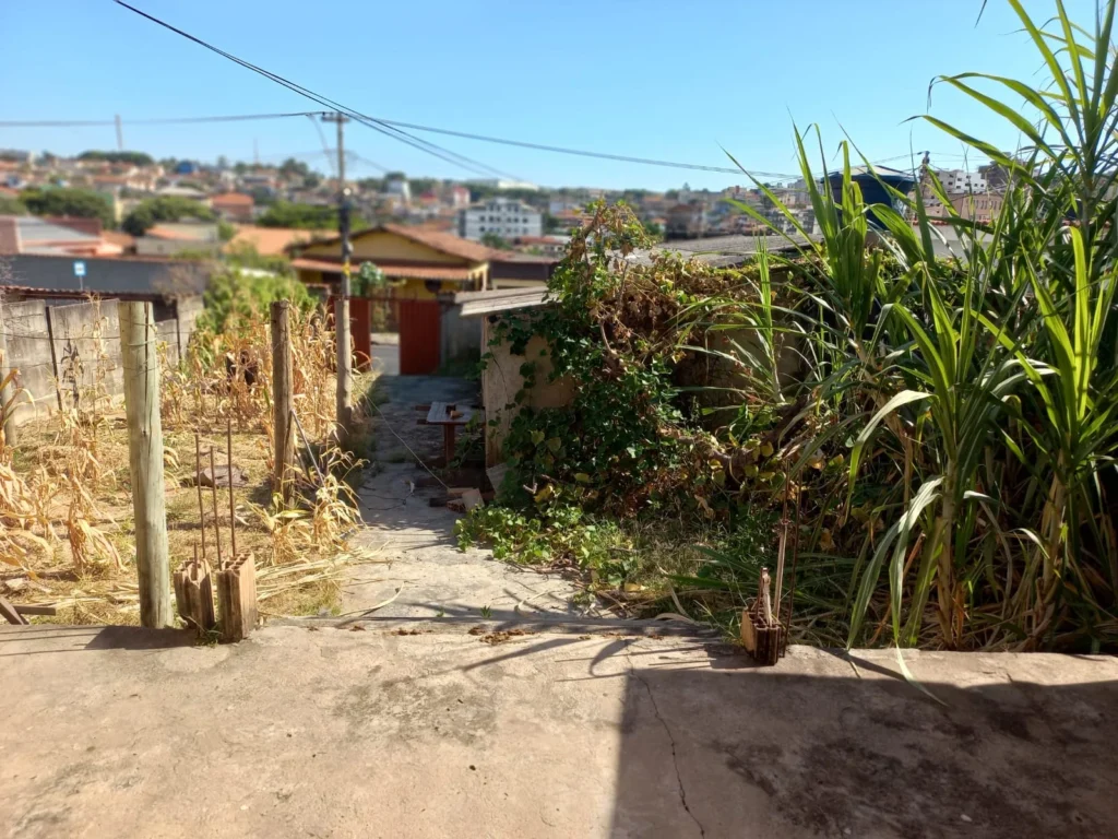 Casa em lote de 360 m² bairro Novo Riacho, Contagem(8)