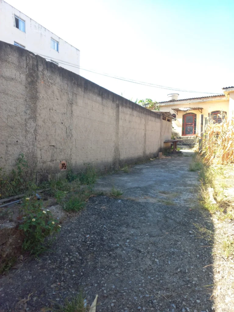 Casa em lote de 360 m² bairro Novo Riacho, Contagem(9)