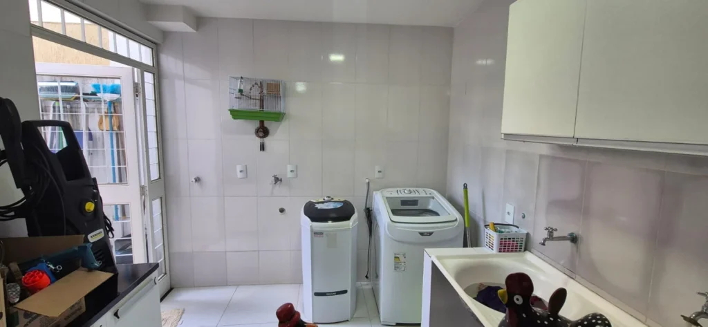 Casa no bairro Jardim Califórnia, Contagem(14)