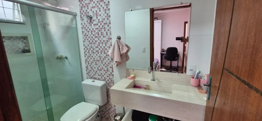 Casa no bairro Jardim Califórnia, Contagem(15)