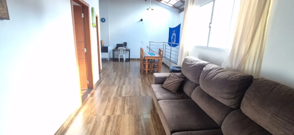 Casa no bairro Jardim Califórnia, Contagem(22)