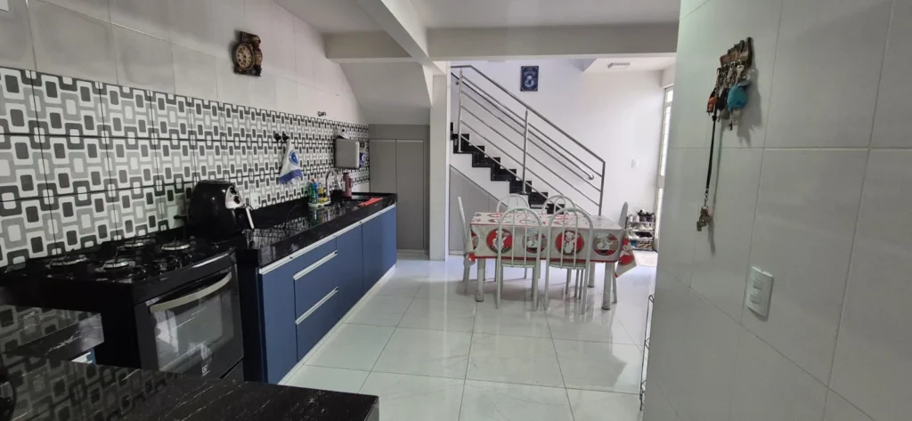 Casa no bairro Jardim Califórnia, Contagem(3)