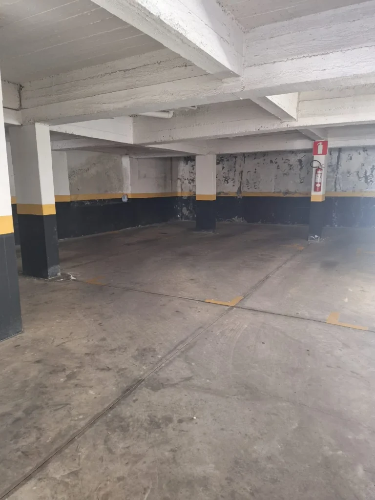 Compre apartamento de área privativa bairro Santa Cruz