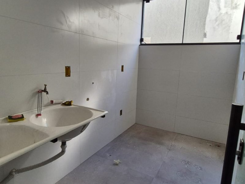 2f927727-0bbc-4611-843e-00a51ff43e3a