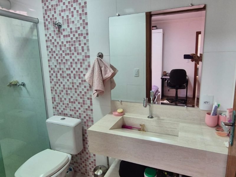 76e805cb-08c6-4e1d-ac4f-51826ecec975