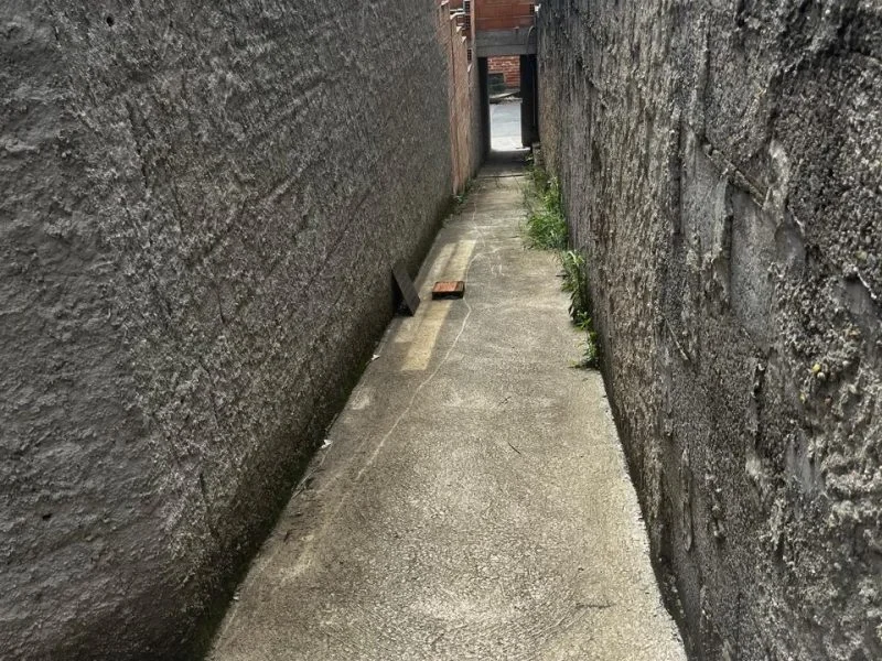 Alugue Barracão de 01 quarto bairro Riacho