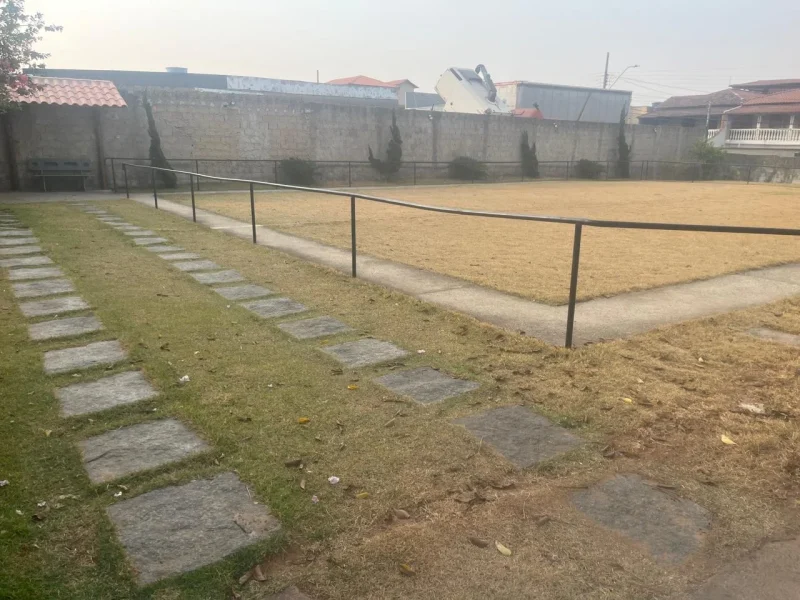 Apartamento de 02 quartos com uma vaga demarcada(8)