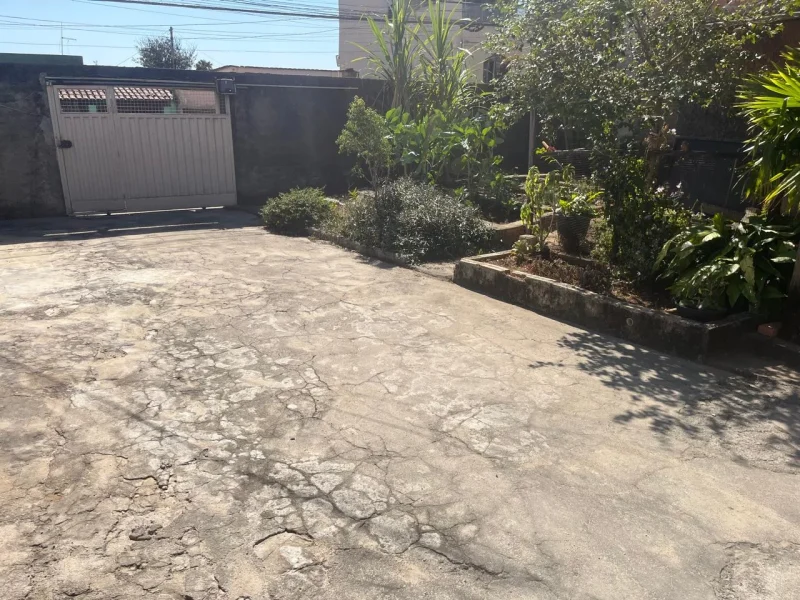 Casa 05 quartos, 07 vagas livres, Bairro Novo Riacho,Contagem