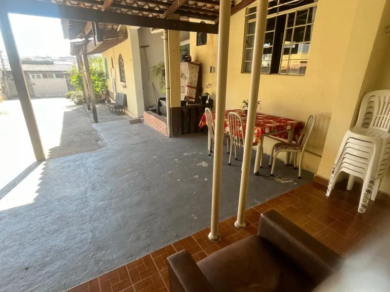 Casa 05 quartos, 07 vagas livres, Bairro Novo Riacho,Contagem(2)