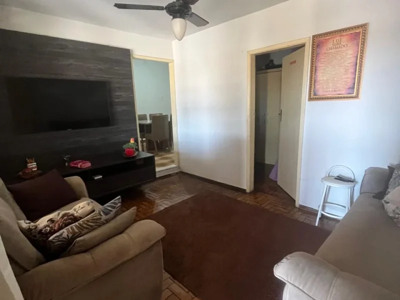 Casa 05 quartos, 07 vagas livres, Bairro Novo Riacho,Contagem(3)