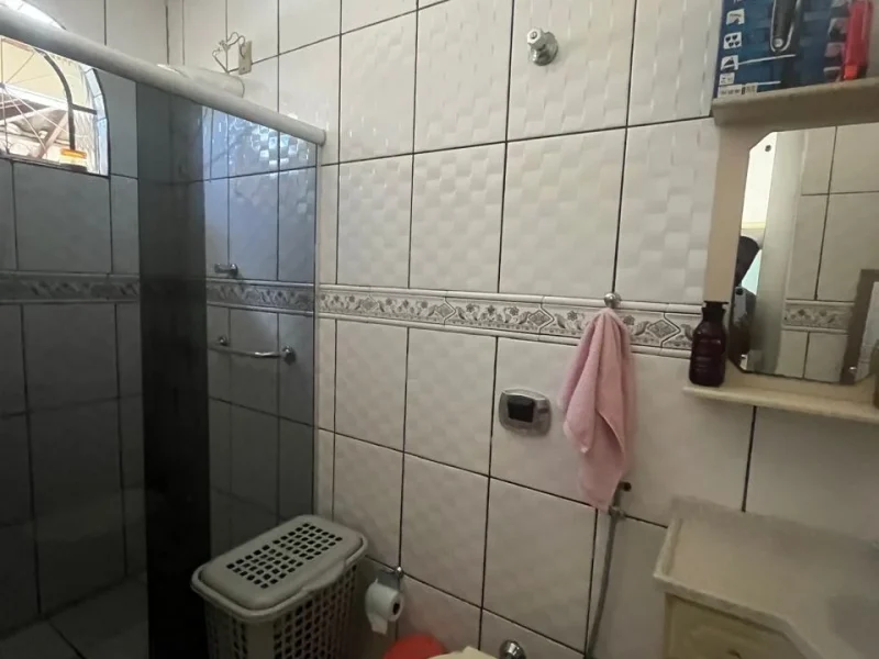 Casa 05 quartos, 07 vagas livres, Bairro Novo Riacho,Contagem(5)