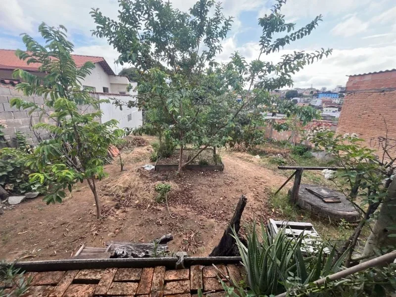 Casa de 03 quartos, 03 vagas bairro Novo Riacho,Contagem(4)