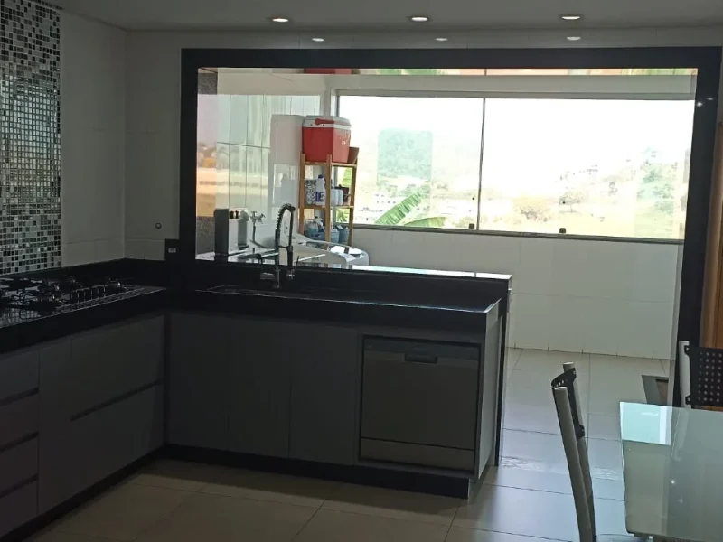 Casa duplex de 02 quartos, 01 vaga, bairro Capelinha Betim