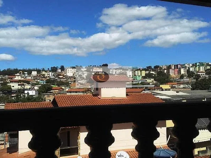 Casa em lote de 360 m², 03 quartos, 05 vagas,Novo Riacho, Contagem(1)