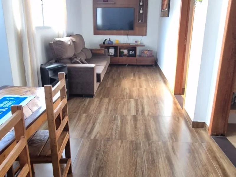 Casa no bairro Jardim Califórnia, Contagem(8)