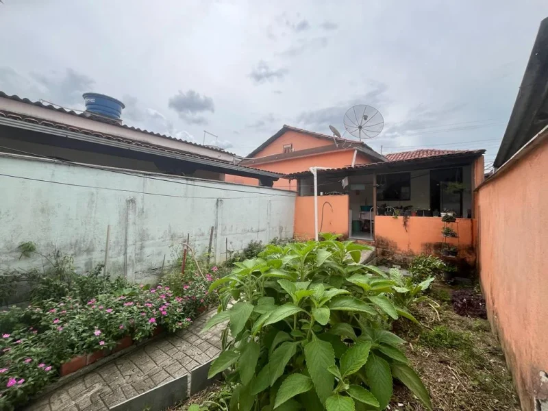 Compre 02 casas em lote de 360 m² bairro Riacho, Contagem