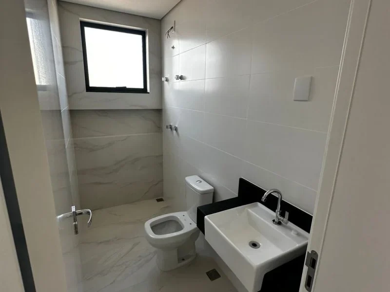 Vendo cobertura bairro Novo Riacho de 03 quartos(10)