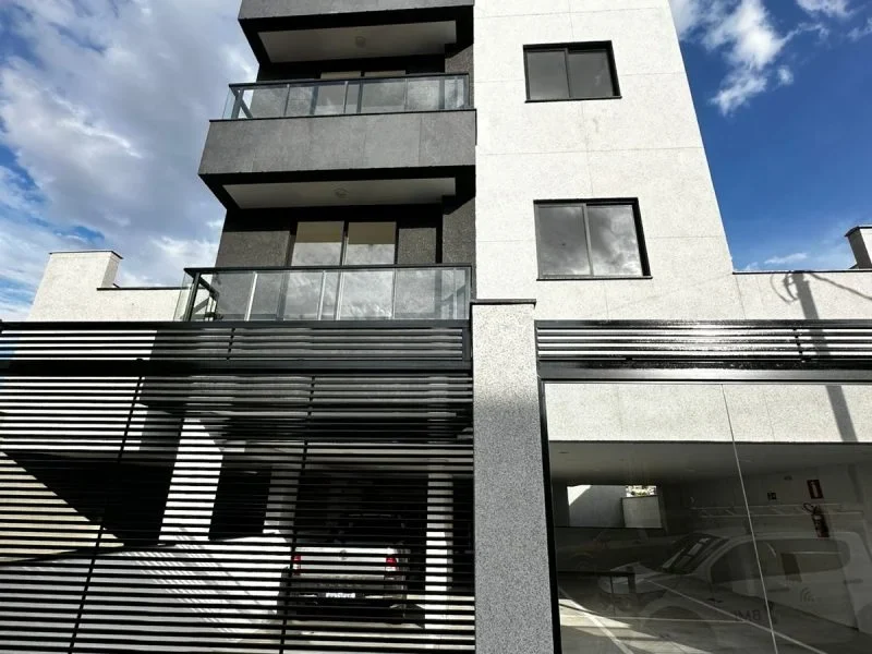 Vendo cobertura bairro Novo Riacho de 03 quartos(14)